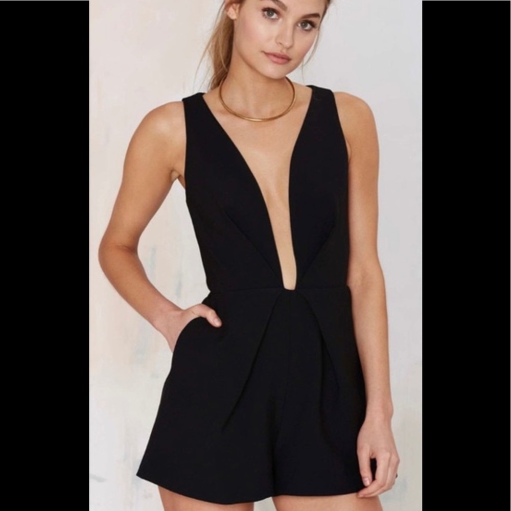 Finders Keepers deep V romper